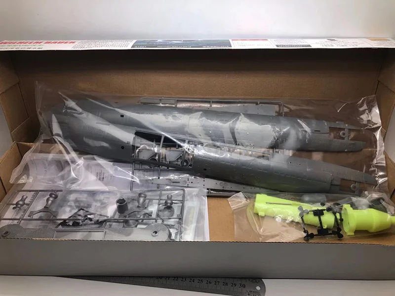 1/144 WWII German U Submarine  - Model Kit Entry Grade recension och pris