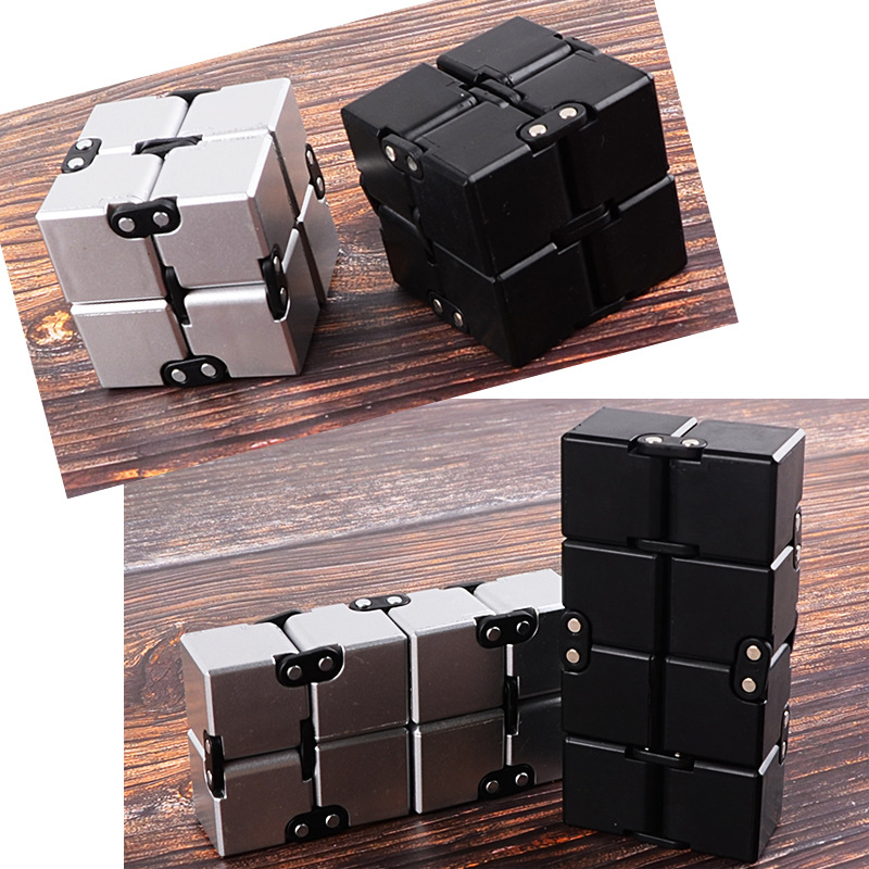 Metal Infinite Cube Stress Rel - Model Kit Infinite Dimension recension och pris