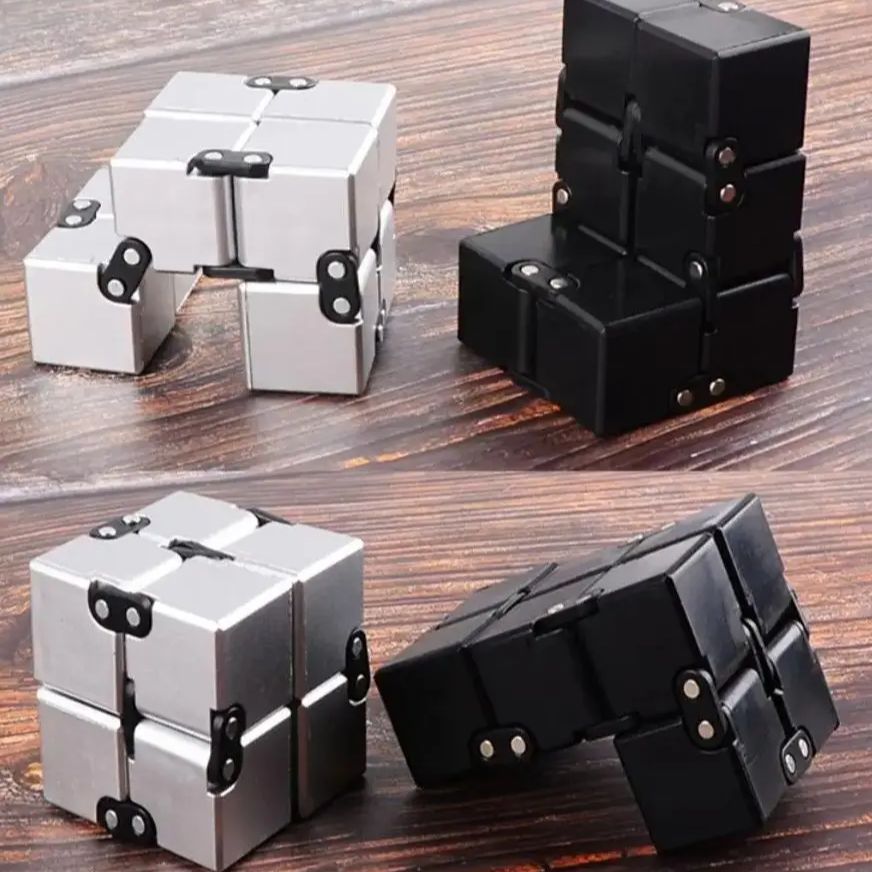 Metal Infinite Cube Stress Rel - Model Kit Infinite Dimension recension och pris