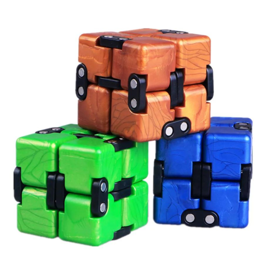 QiYi 2x2 Crazy Cube 2x2x2 Endl - Model Kit Infinite Dimension recension och pris