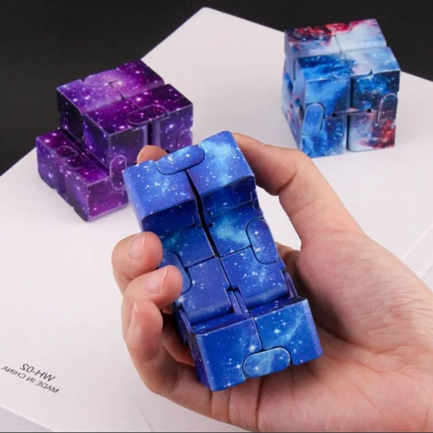 Infinite Flip Magic Cube Starr - Model Kit Infinite Dimension recension och pris